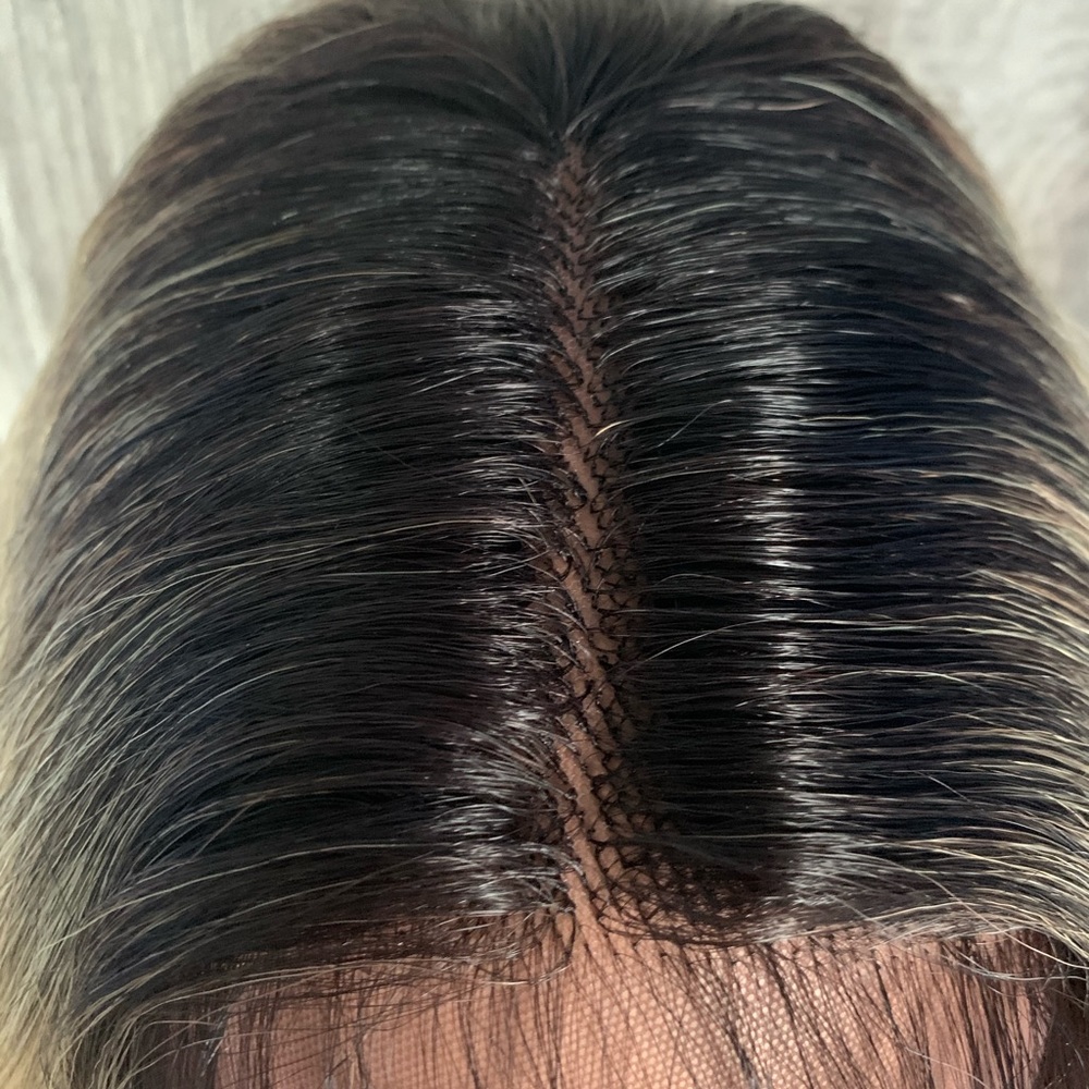 Ombre Blonde Bodywave Lace Front Wig - Picture 6 of 8